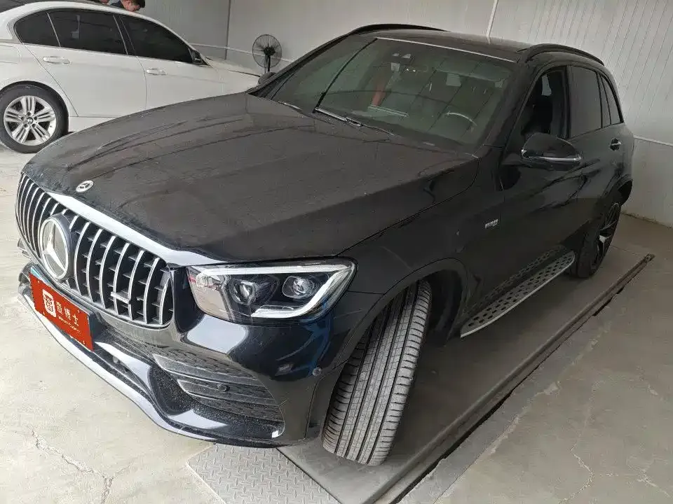 Mercedes-Benz GLC AMG — фото 1