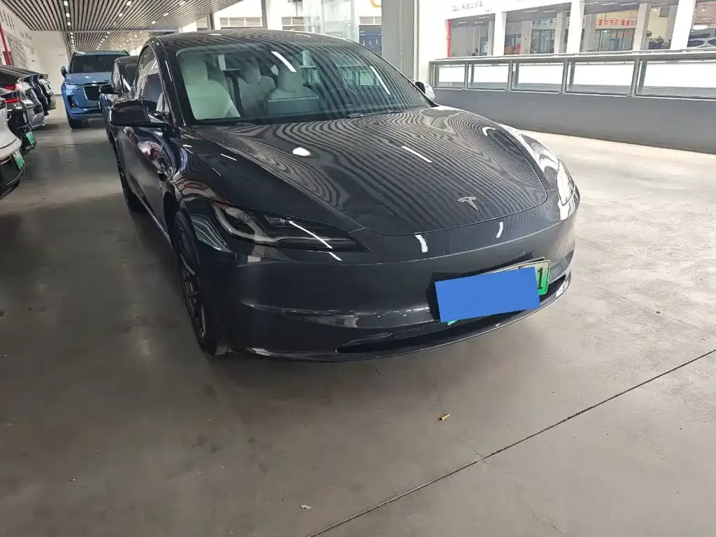 Tesla Model 3 — фото 7