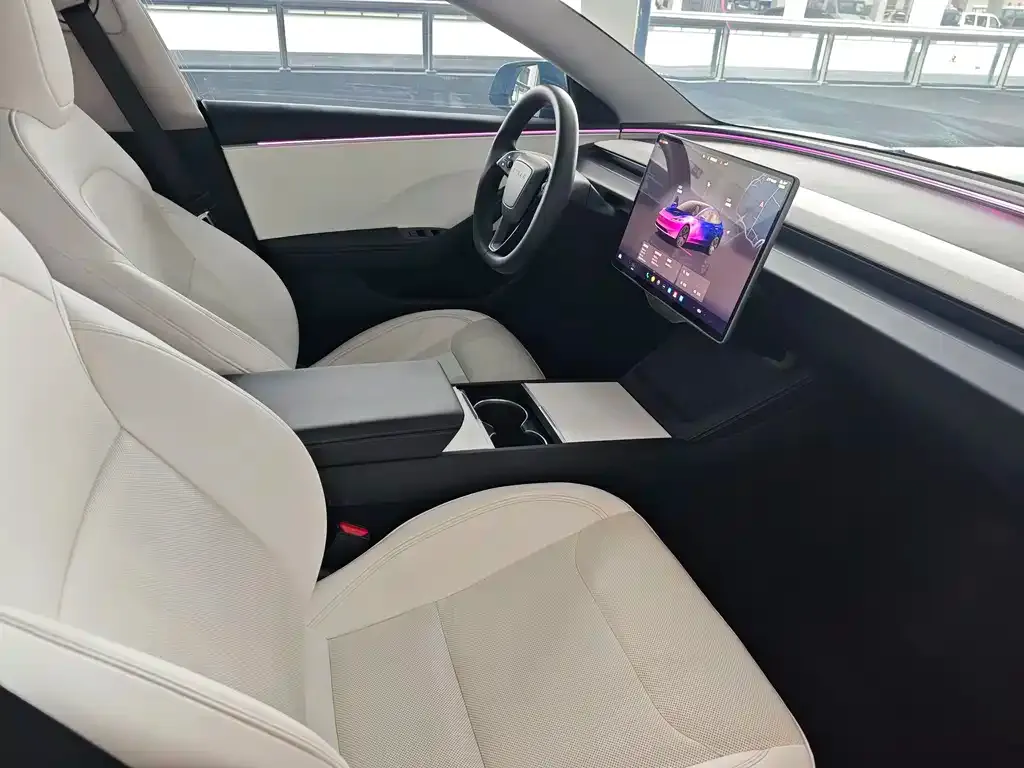 Tesla Model 3 — фото 10