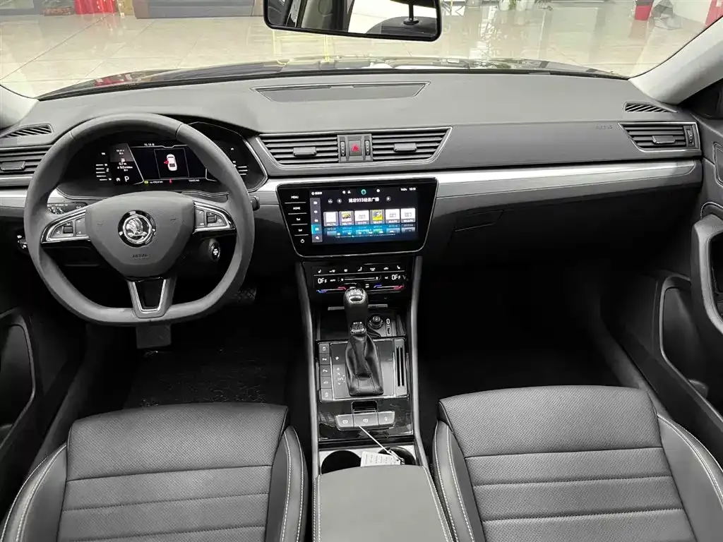 Skoda Superb — фото 6