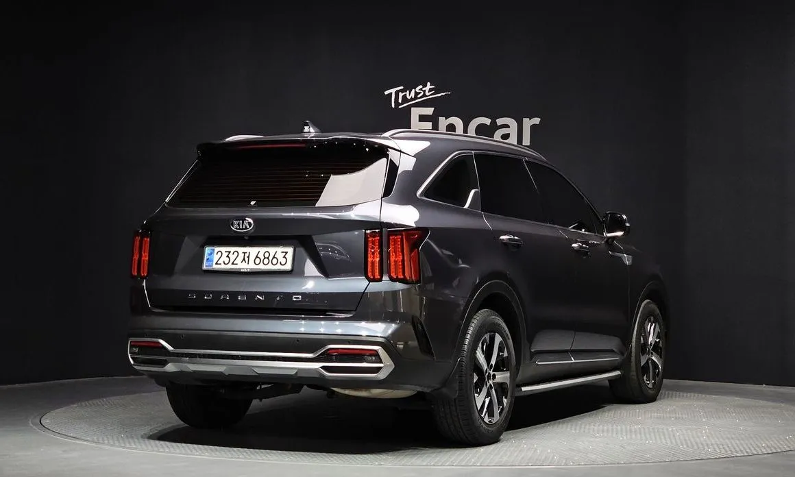Kia Sorento — фото 9