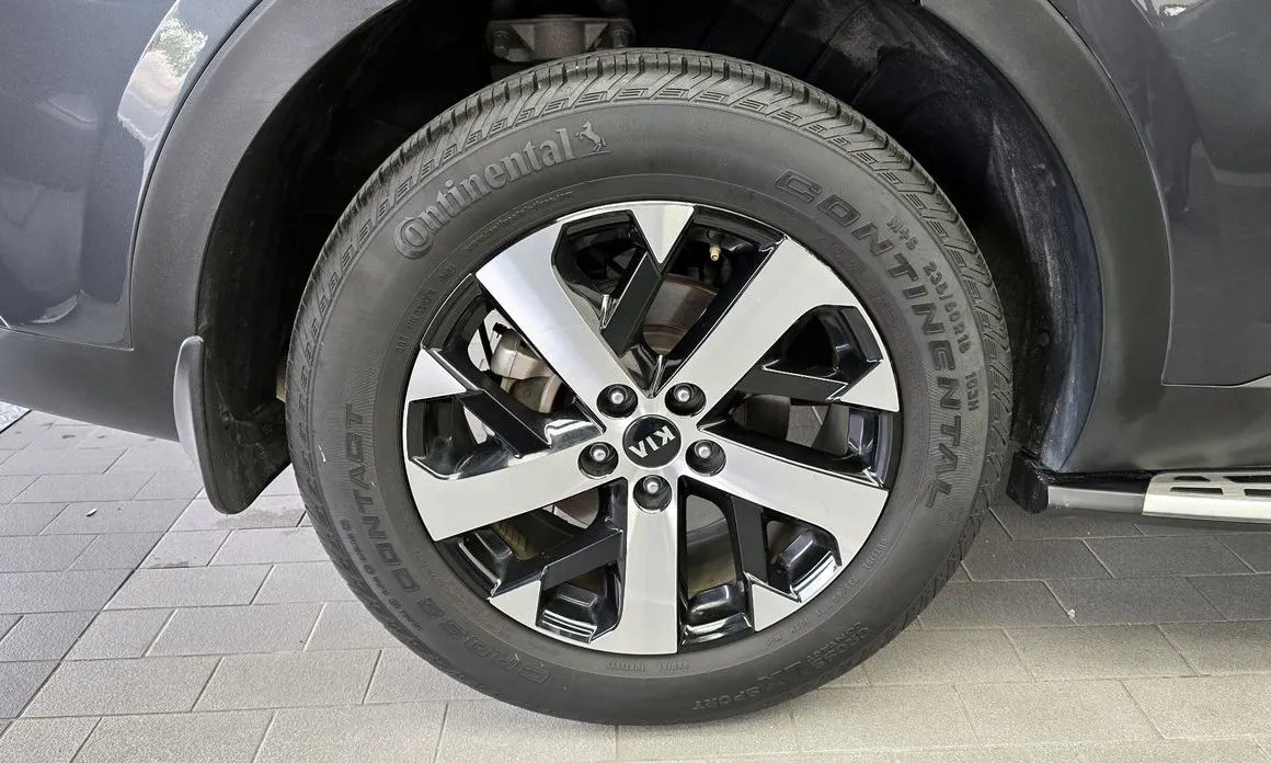 Kia Sorento — фото 5
