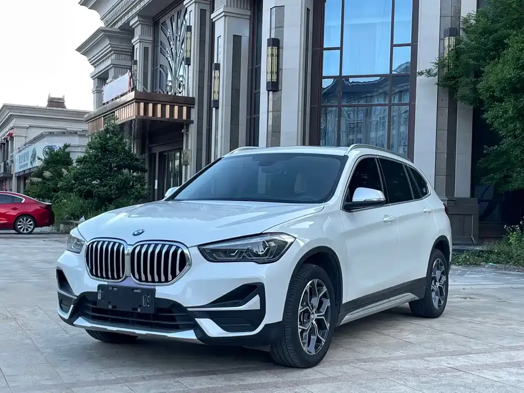 BMW X1 — фото 1