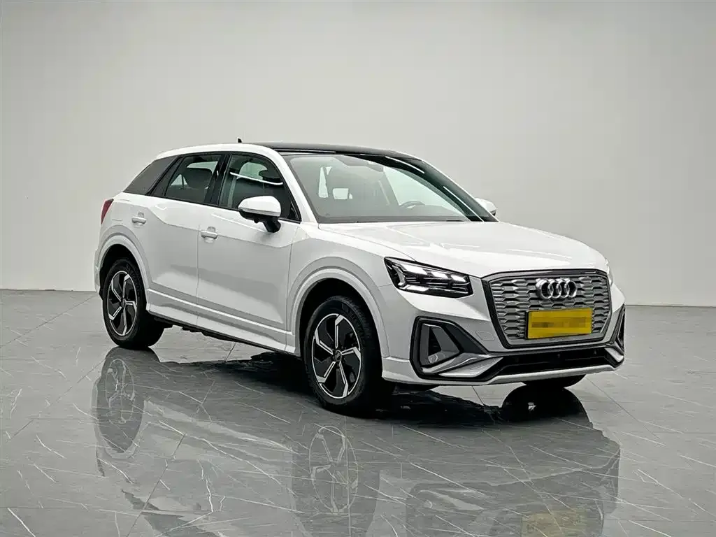 Audi Q2L e-tron — фото 7