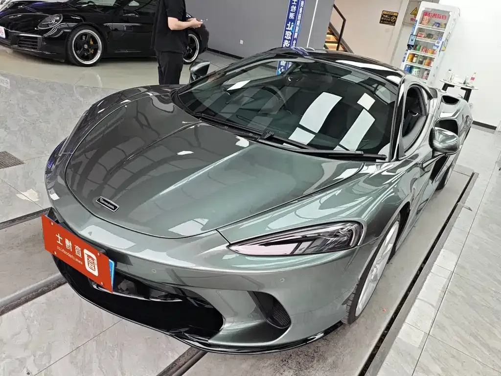 McLaren GT — фото 1