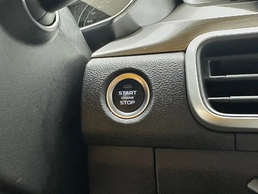 Geely Binyue — фото 10