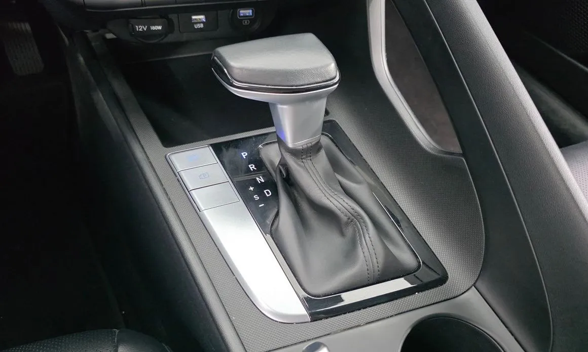 Hyundai AVANTE — фото 8
