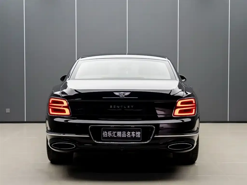 Bentley Flying Spur — фото 2