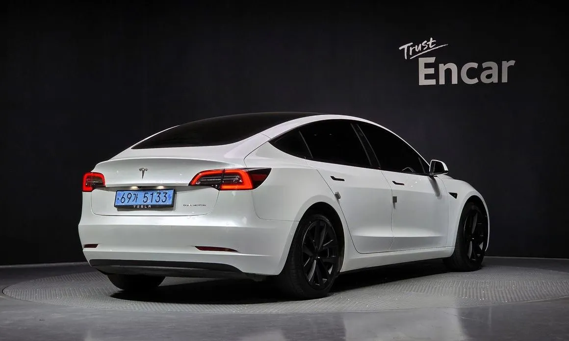Tesla Model 3 — фото 6