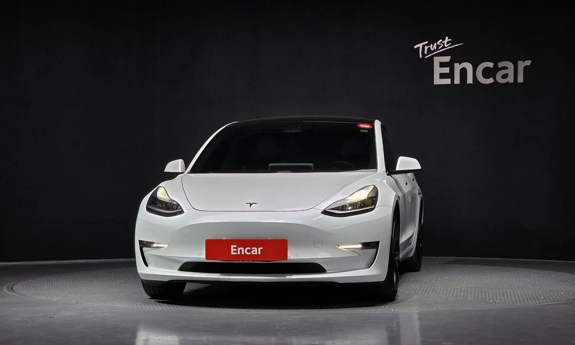 Tesla Model 3 — фото 3