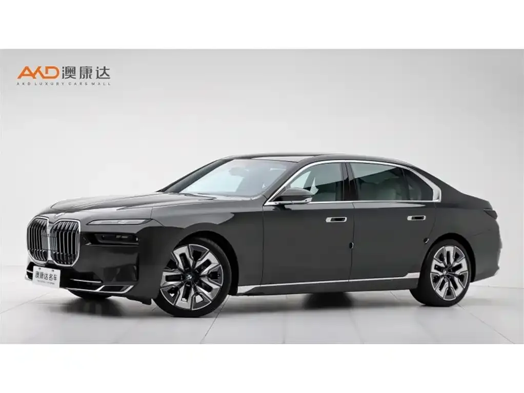 BMW 7 Series — фото 1