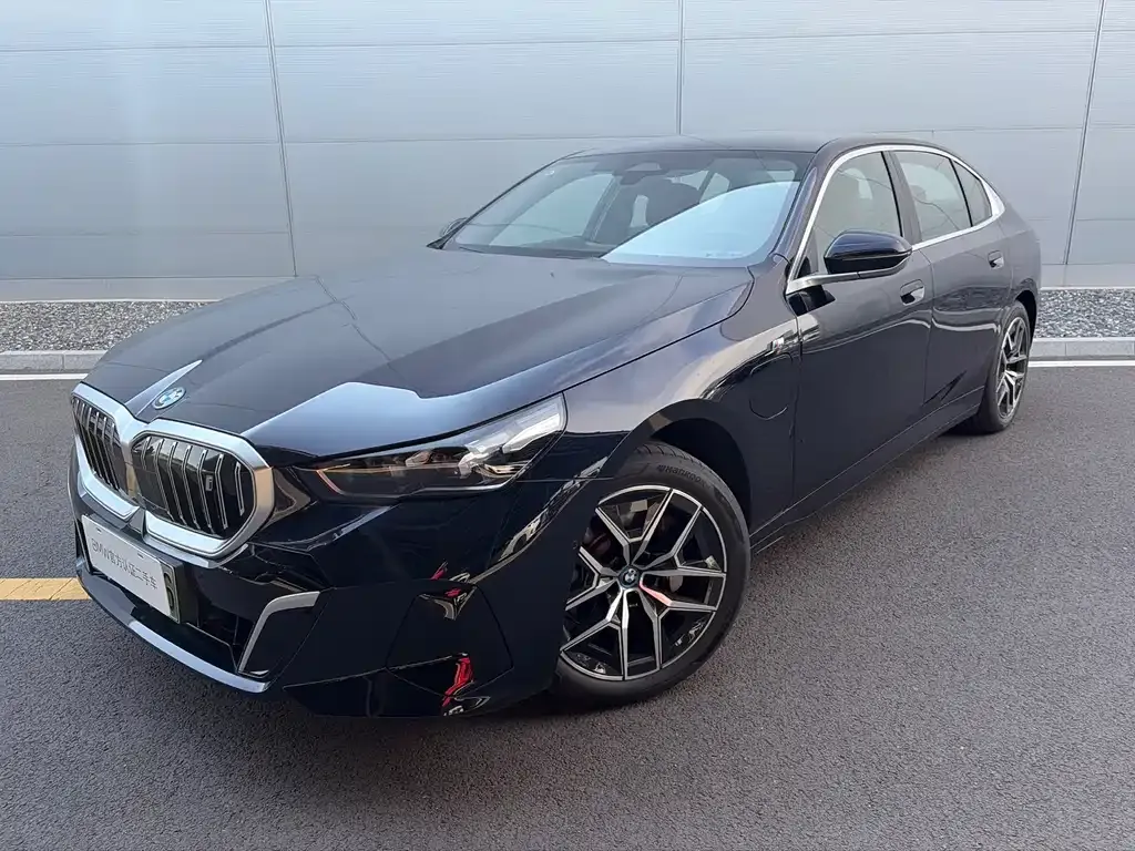 BMW i5 — фото 1