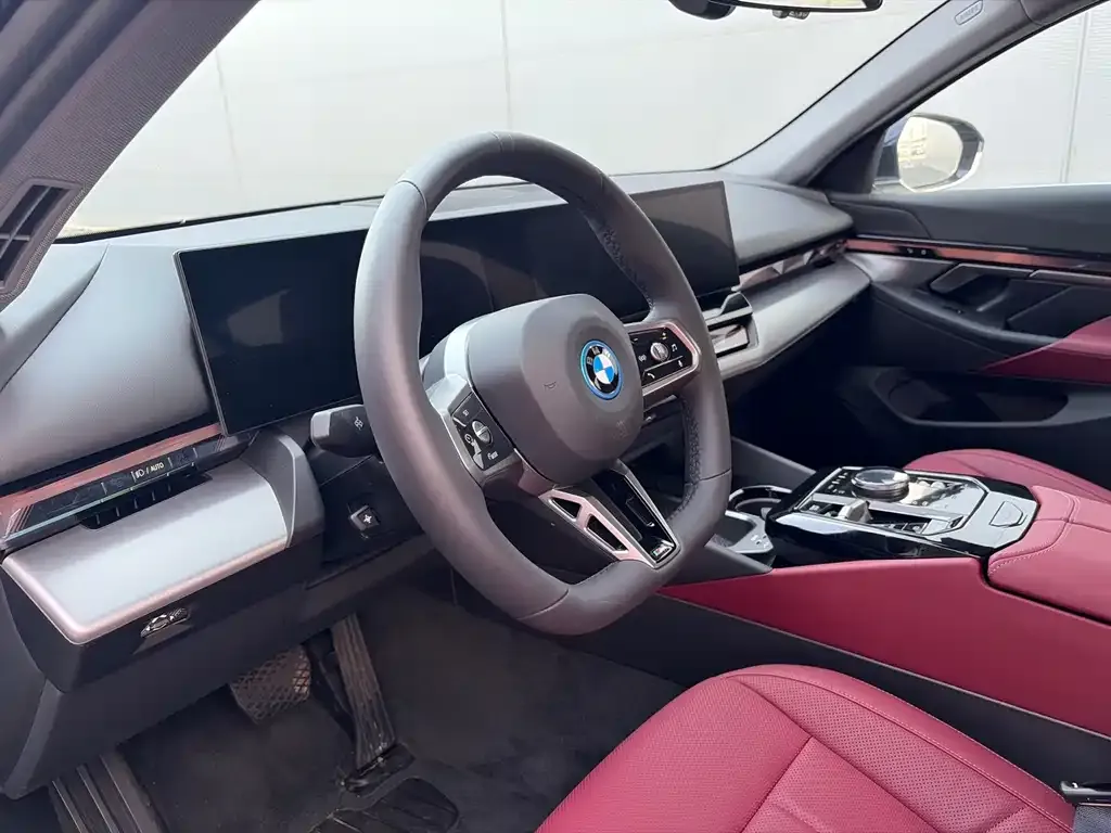 BMW i5 — фото 3