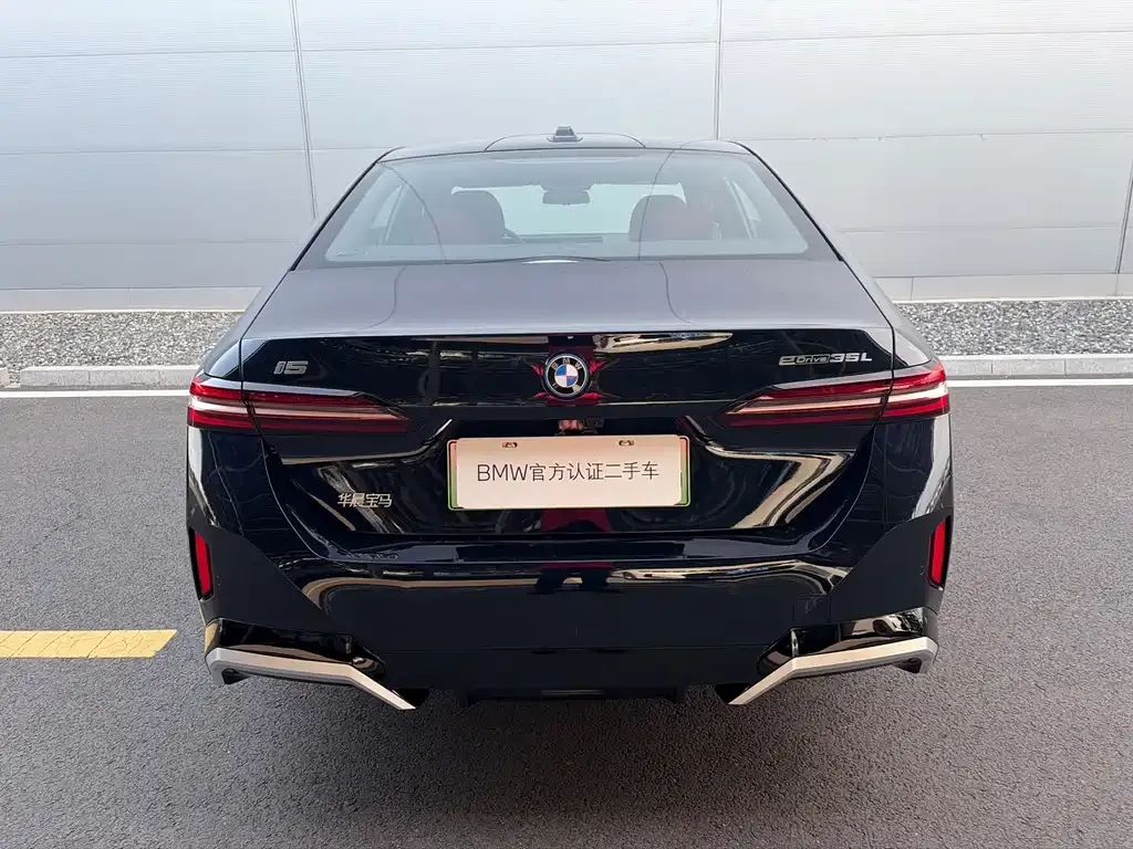 BMW i5 — фото 8