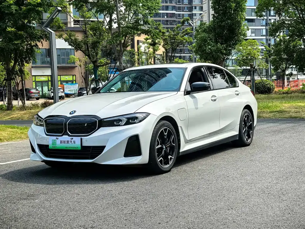 BMW i3 — фото 1