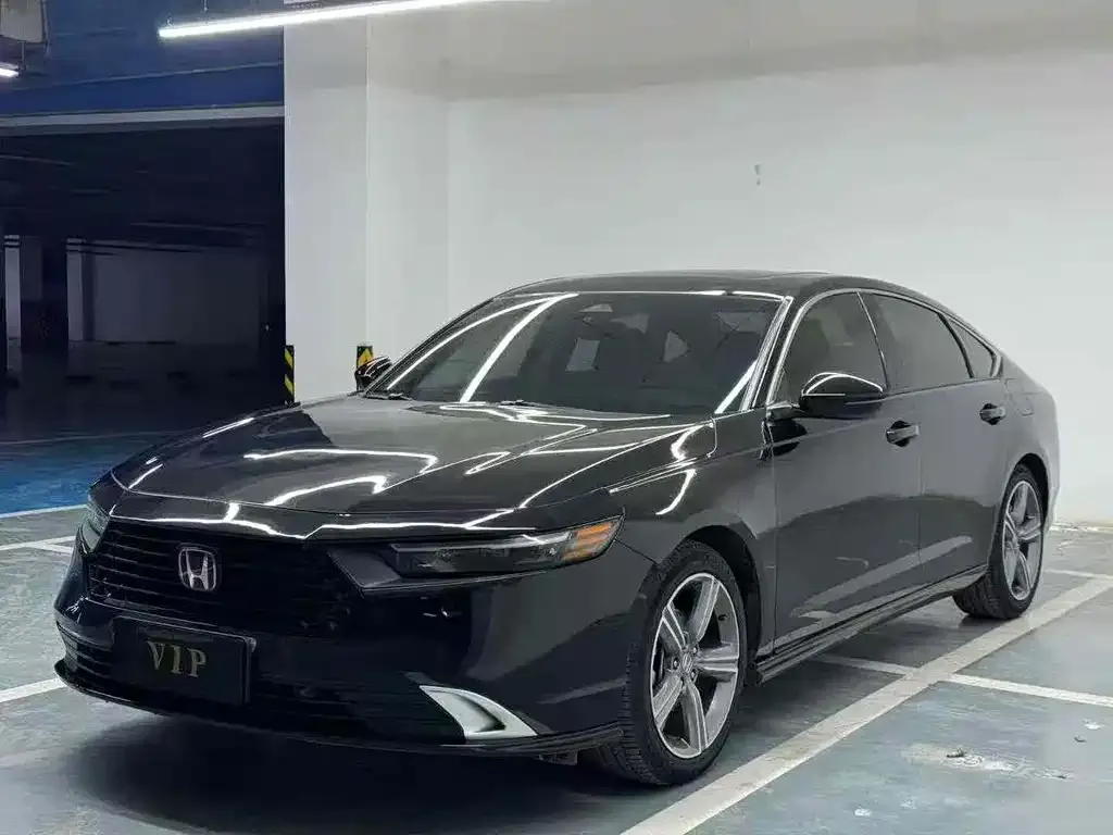 Honda Accord — фото 1