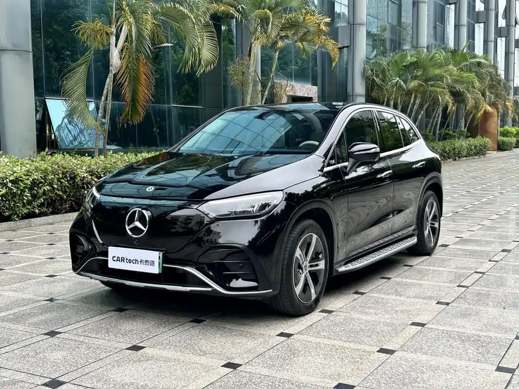 Mercedes-Benz EQE SUV — фото 1