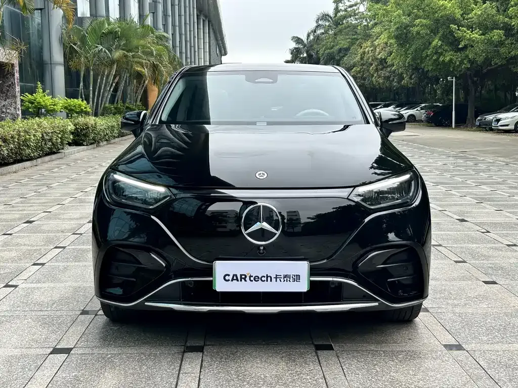 Mercedes-Benz EQE SUV — фото 7