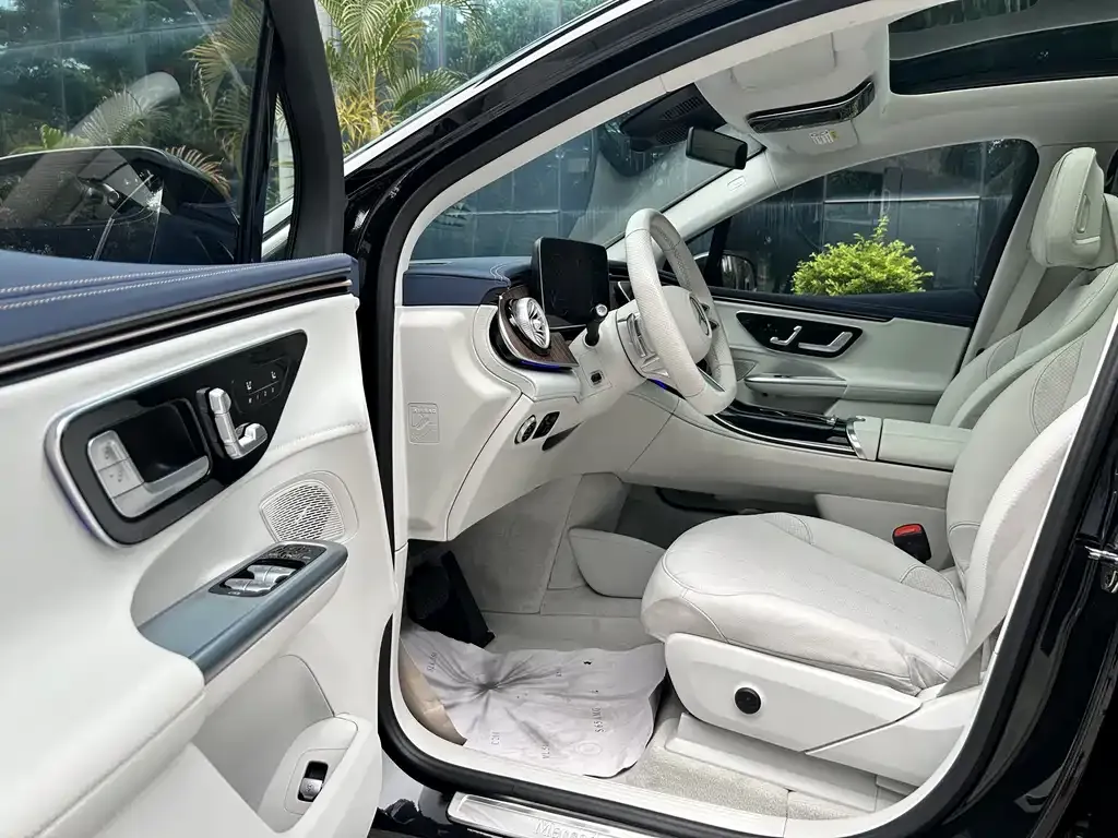 Mercedes-Benz EQE SUV — фото 2
