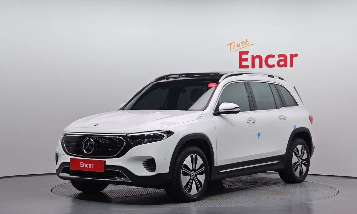 Mercedes-Benz EQB — фото 1