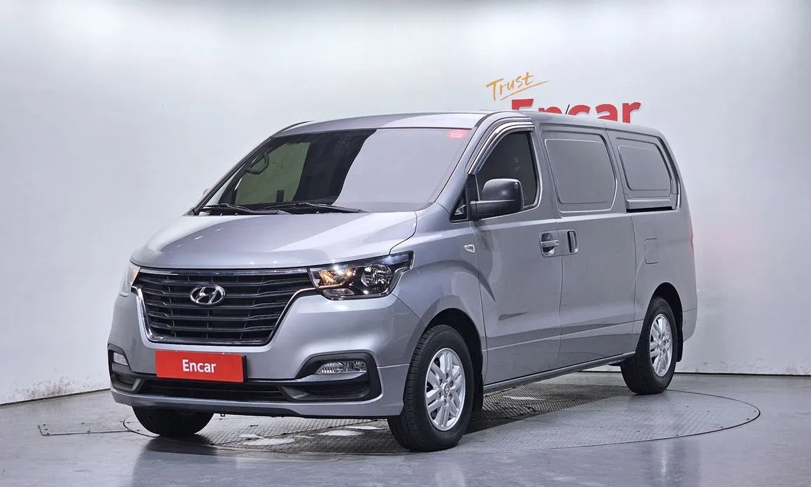 Hyundai Starex — фото 1