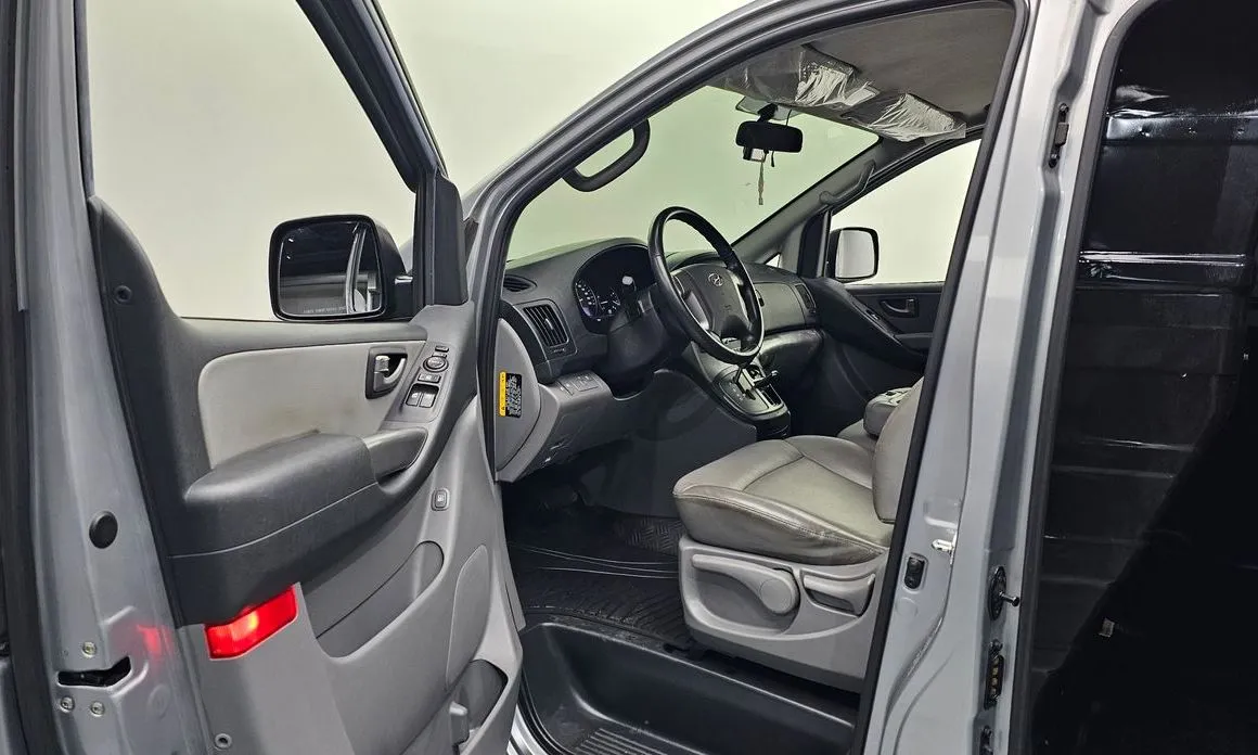 Hyundai Starex — фото 2
