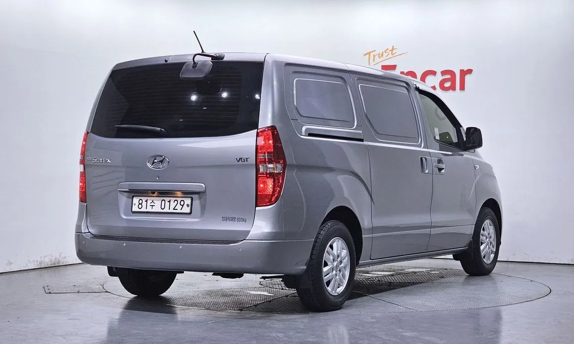 Hyundai Starex — фото 7