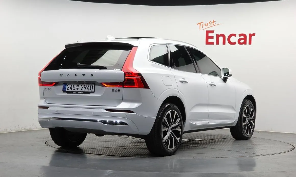 Volvo XC60 — фото 6