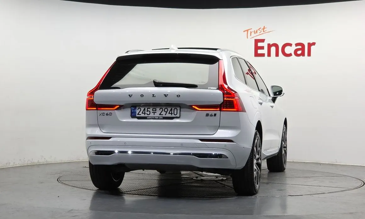 Volvo XC60 — фото 4