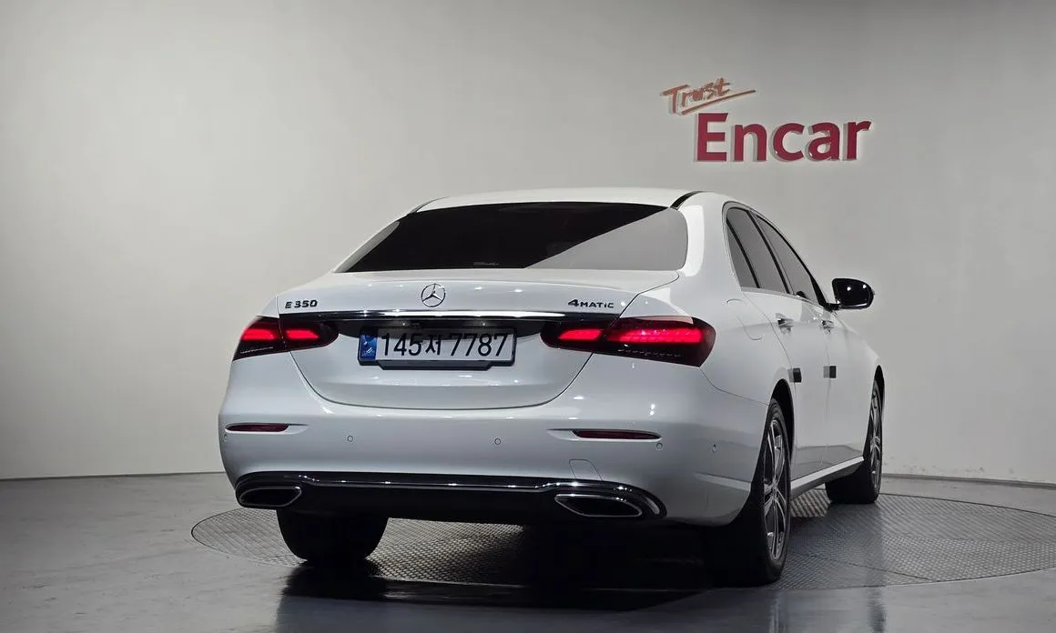 Mercedes-Benz E-Class — фото 5
