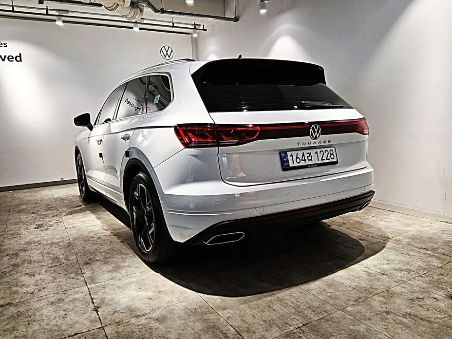 Volkswagen Touareg — фото 7