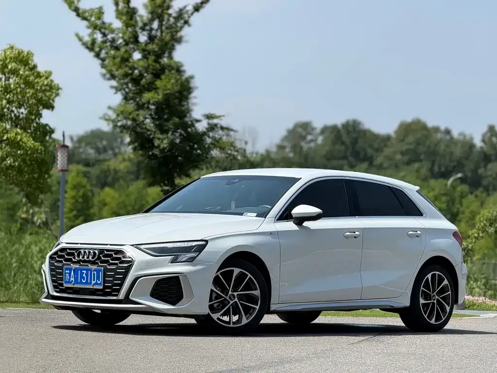 Audi A3 — фото 1