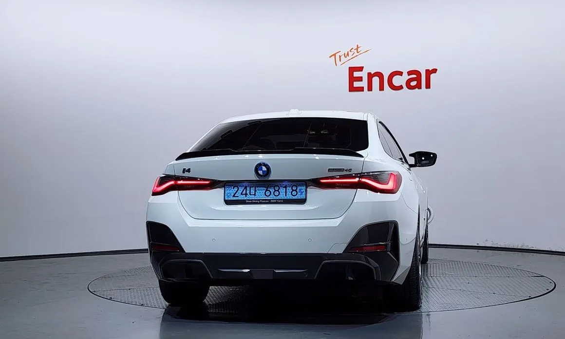BMW i4 — фото 7