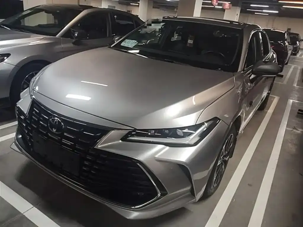 Toyota Avalon — фото 1