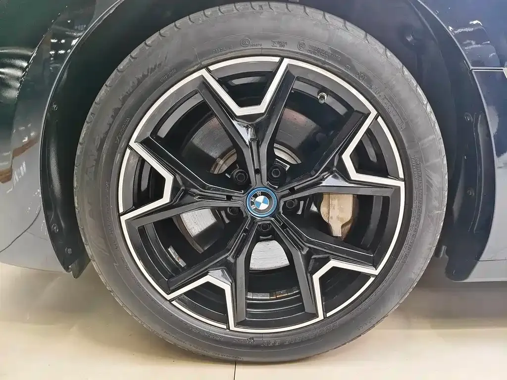 BMW i3 — фото 7