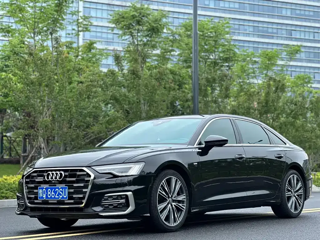 Audi A6L — фото 1