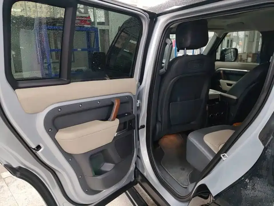 Land Rover Defender — фото 4