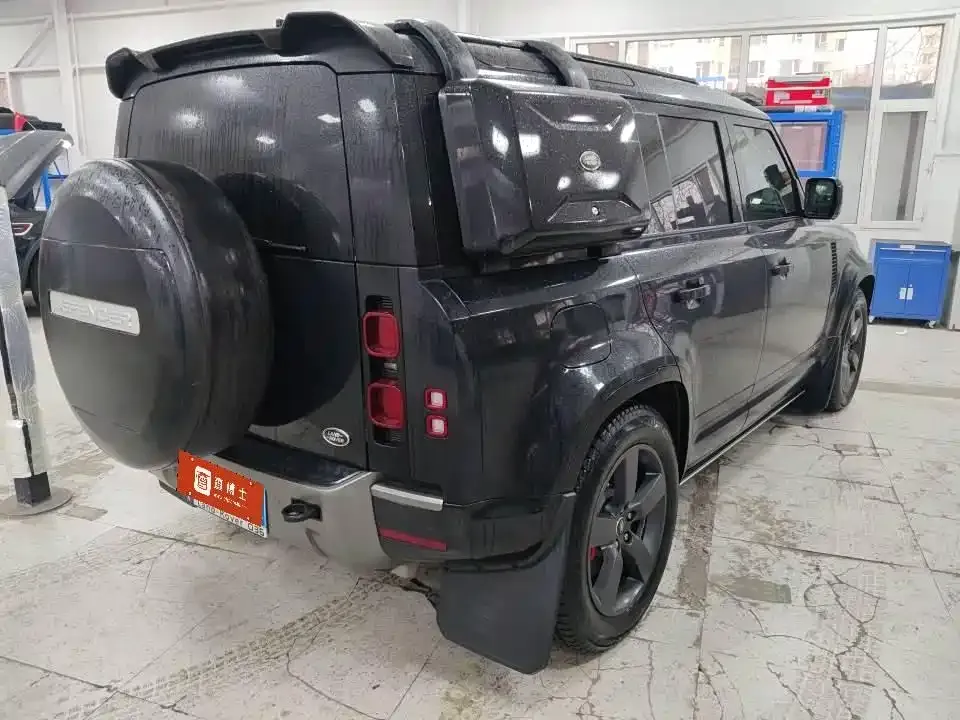 Land Rover Defender — фото 6