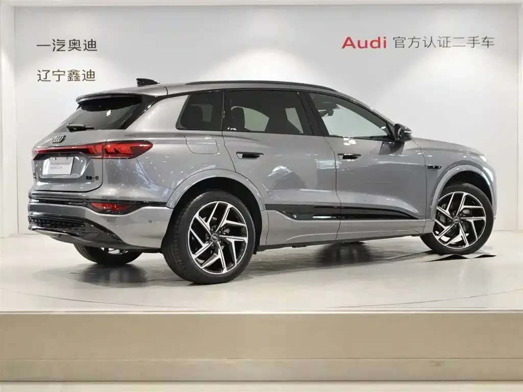 Audi Q6L e-tron — фото 2