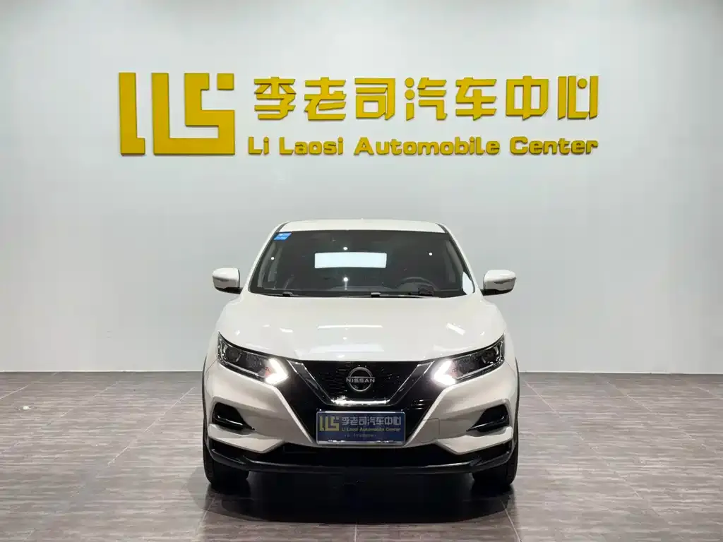 Nissan Qashqai — фото 1