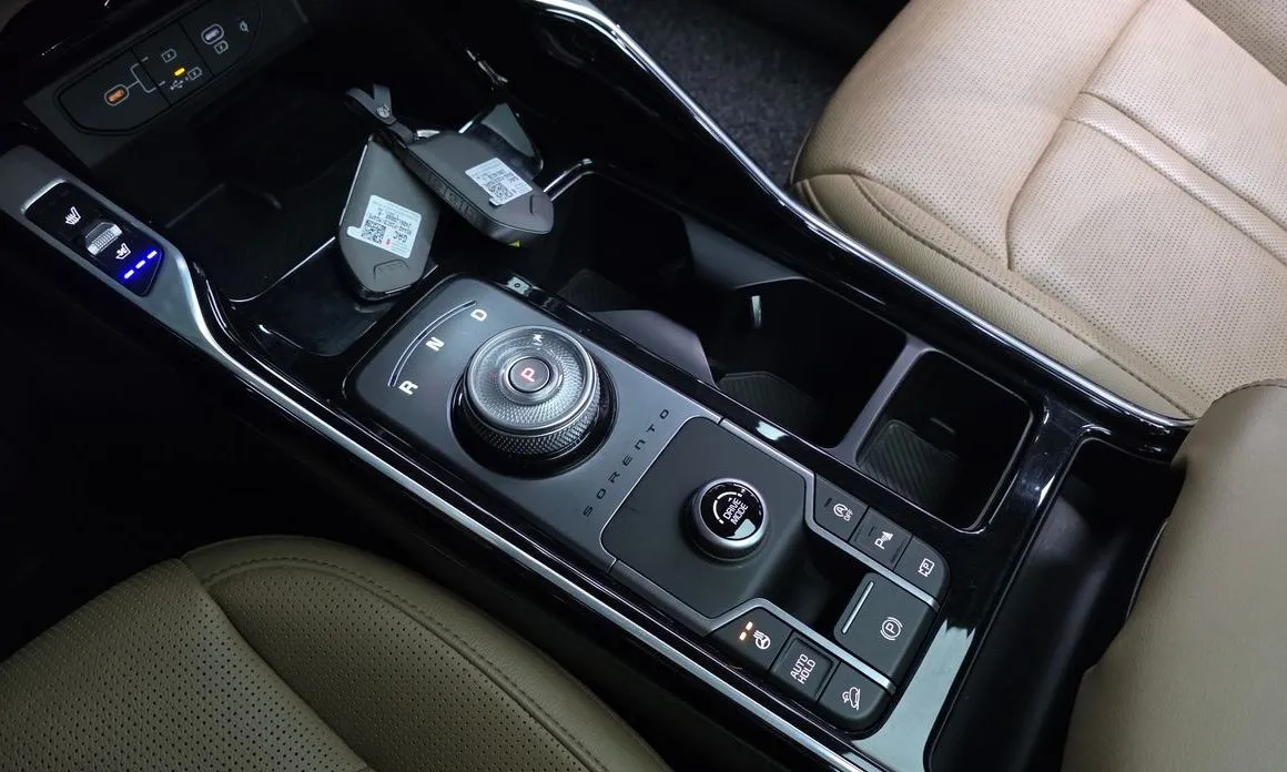 Kia Sorento — фото 8