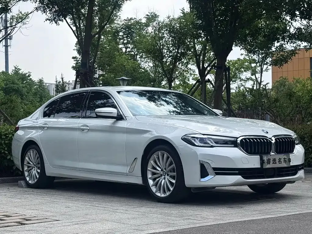 BMW 5 Series — фото 10