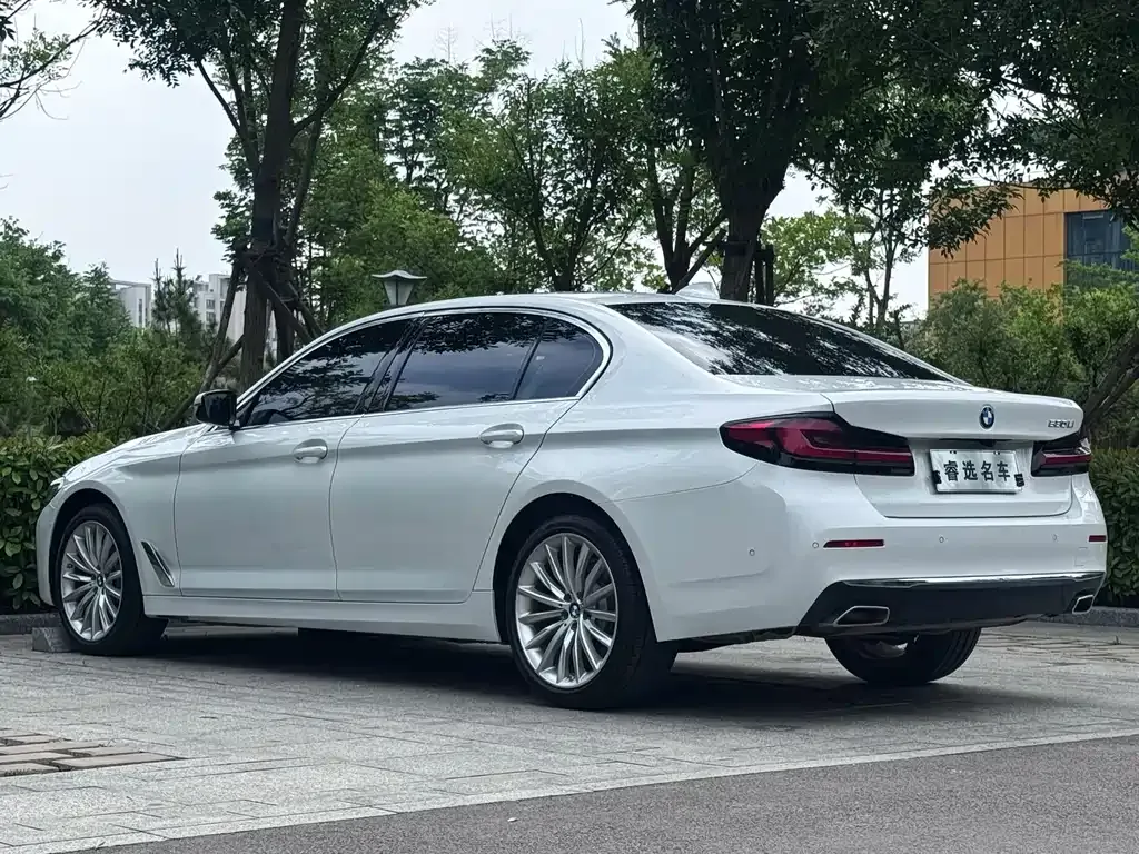 BMW 5 Series — фото 2