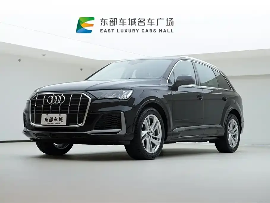 Audi Q7 — фото 1