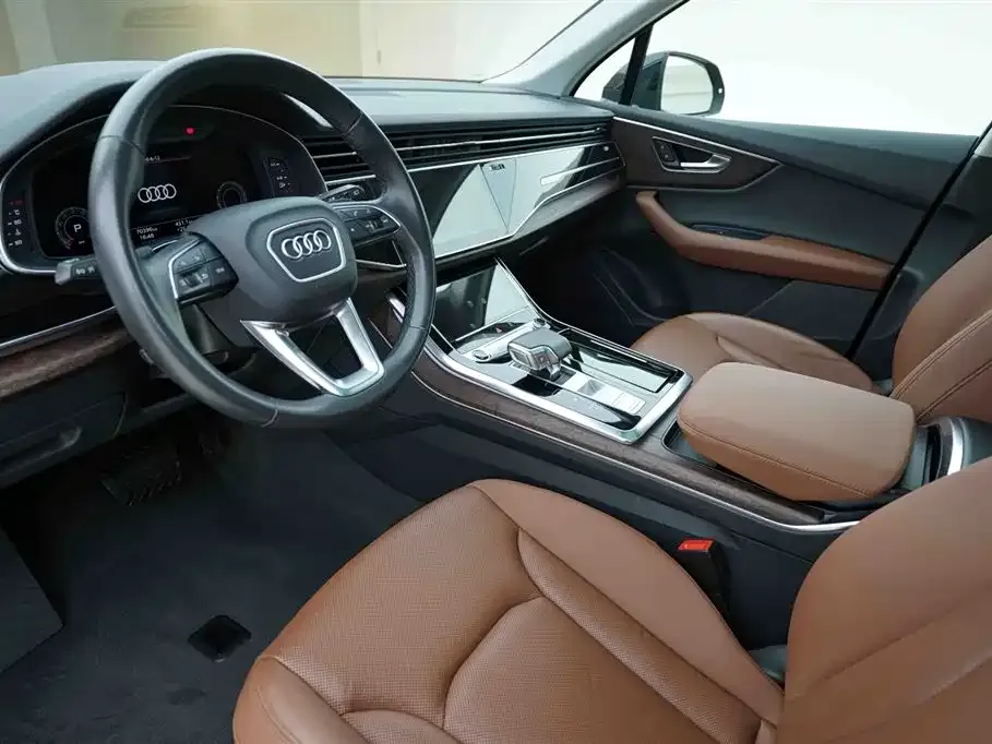 Audi Q7 — фото 7