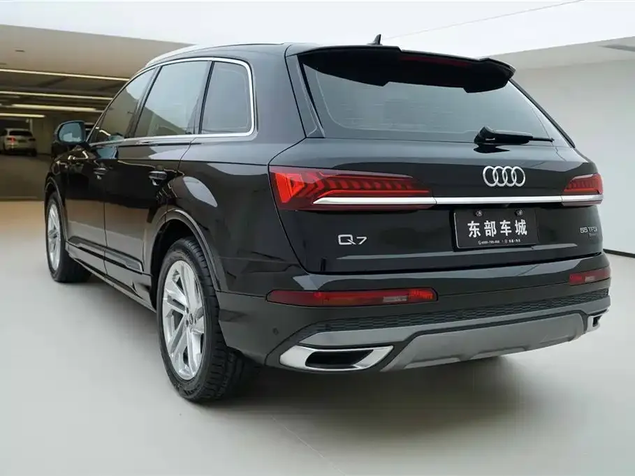 Audi Q7 — фото 9