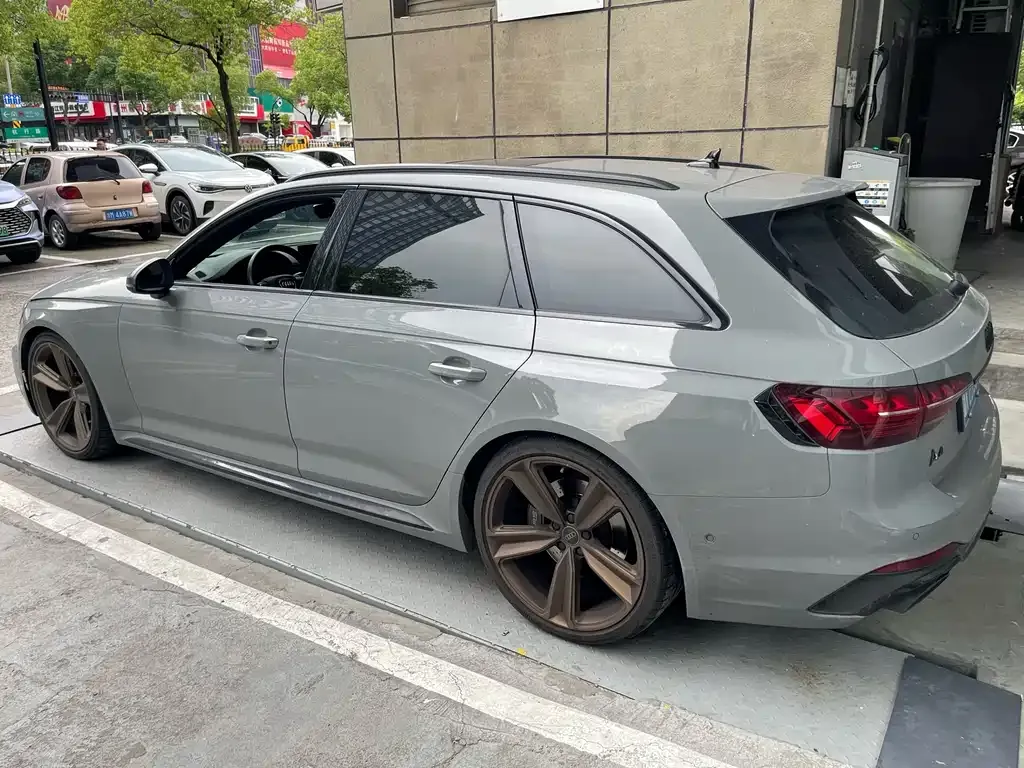 Audi RS 4 — фото 3