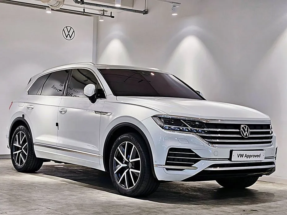 Volkswagen Touareg — фото 1