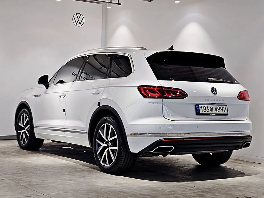 Volkswagen Touareg — фото 8