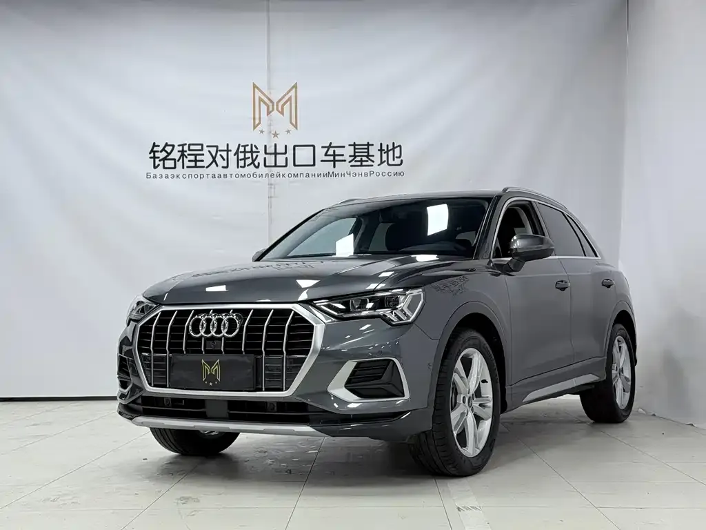 Audi Q3 — фото 1